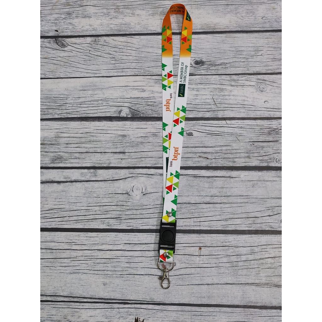 

Lanyard BANK BTPN INDONESIA BARU/Lanyard BANK BTPN BARU/Lanyard BANK BTPN Custom/Tali Id Card BANK BTPN/Gantungan Id Card BANK BTPN Full Printing NSR