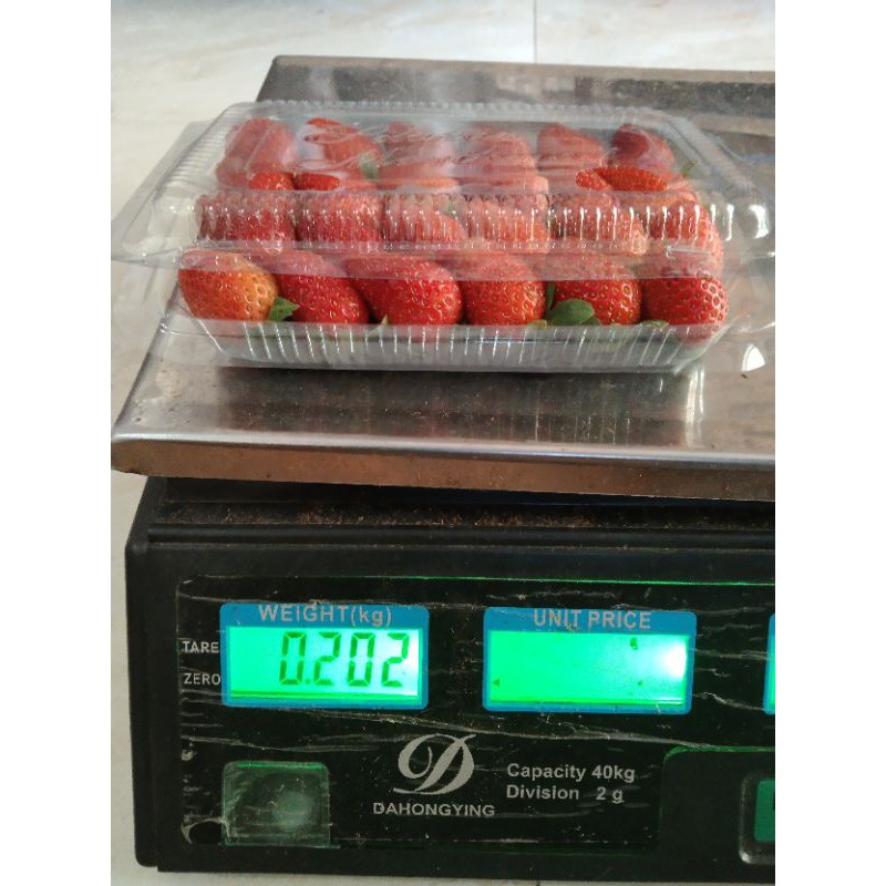 

Strawberry fresh Grade CB berat 200gr
