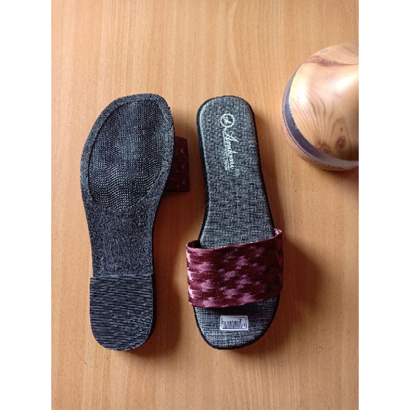 Sandal selop Wanita &quot;Andani collection&quot; Maroon