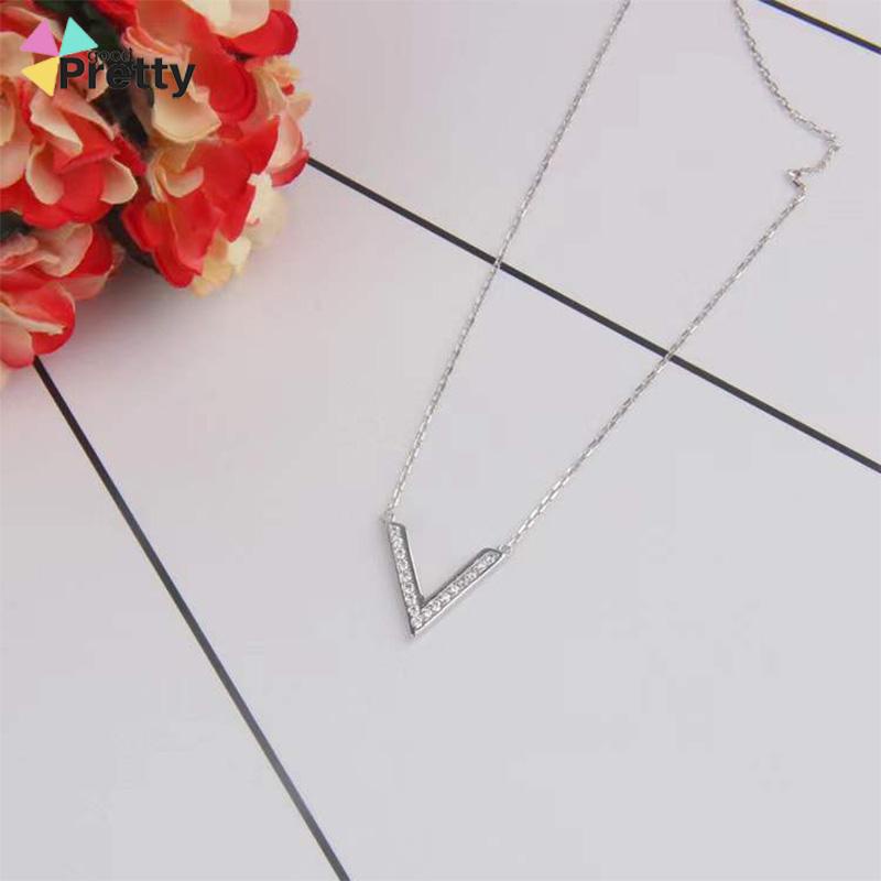 Liontin berbentuk huruf V Wanita Desain Niche Fashion Temperamen Kalung Mewah Ringan - PD