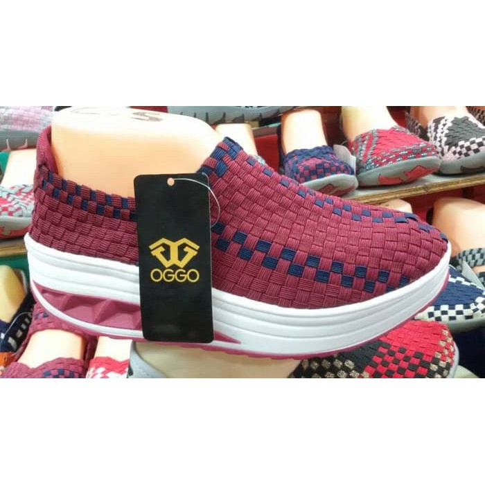SEPATU WEDGES RAJUT ANYAM OGGO