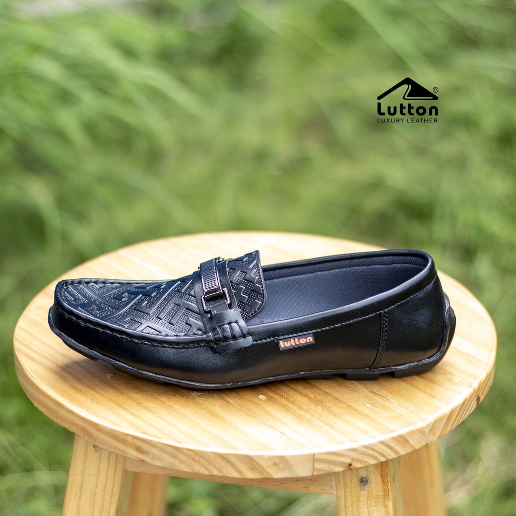 SEPATU SLIP-ON TERBARU MOTIF BATIK - A THREE