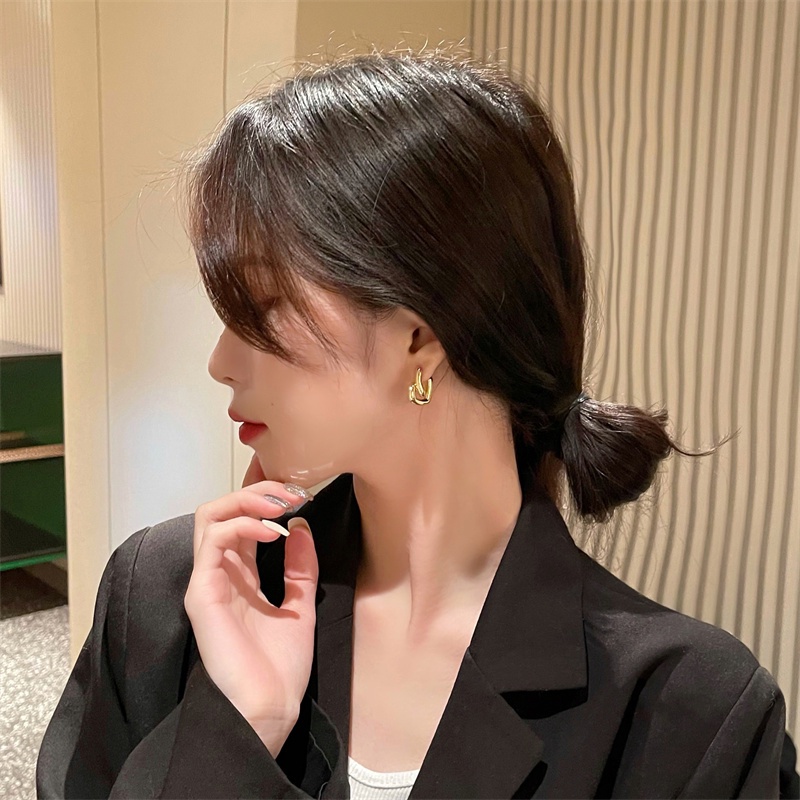 Anting Tusuk Motif Hati Merah Ala Korea Untuk Wanita