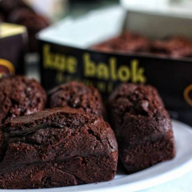 

Kue Balok Brownies Mahkota. Brownis Jajanan Khas Bandung