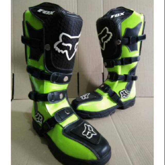 Sepatu cross trail 03 motif adv