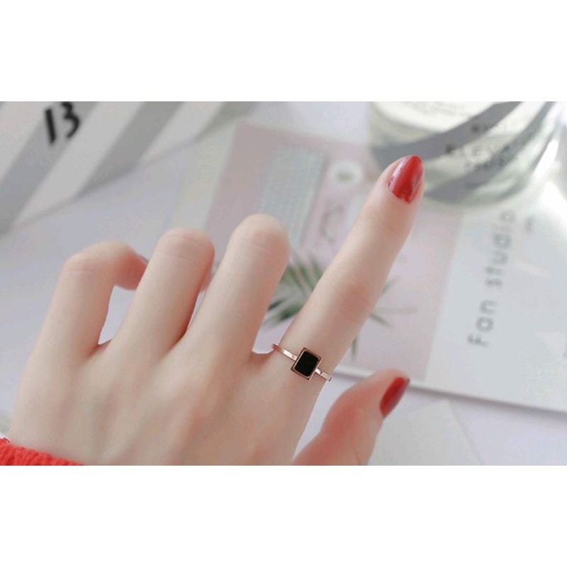 Cincin Titanium Persegi Petak Perhiasan Anti Karat Klasik N25052202