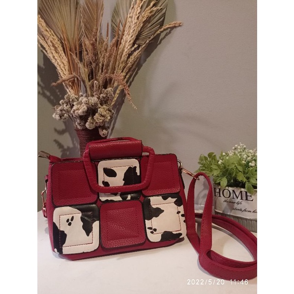 Tas Kulit Sling Maroon
