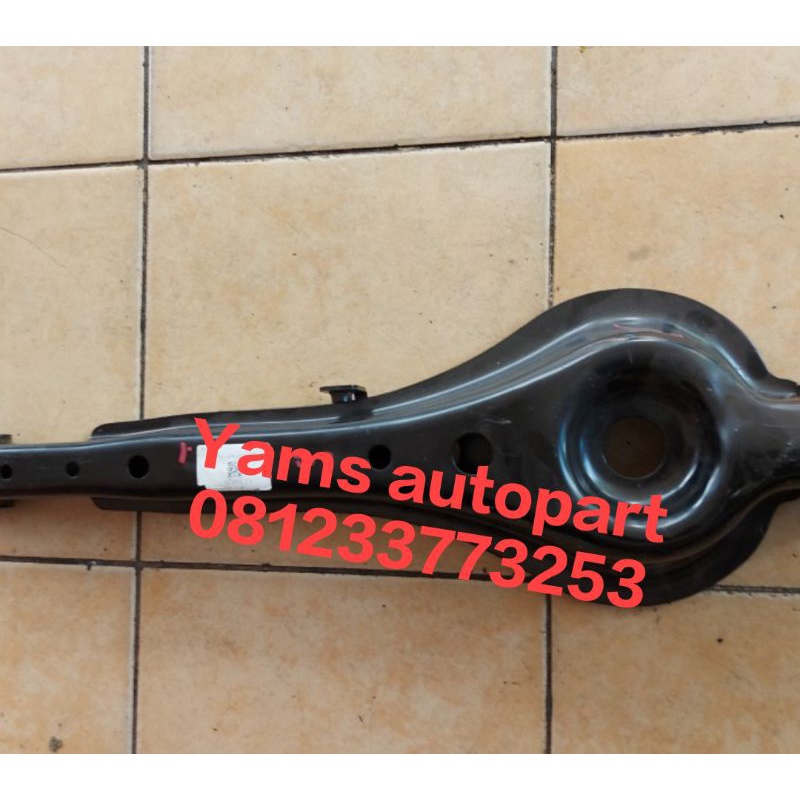 lower arm belakang sayap belakang innova fortuner dan hilux original