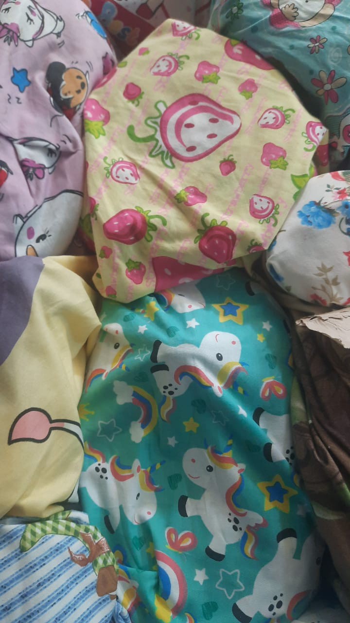 Mow Mow Cat - Kain Sprei Katun Lokal Meteran Grow