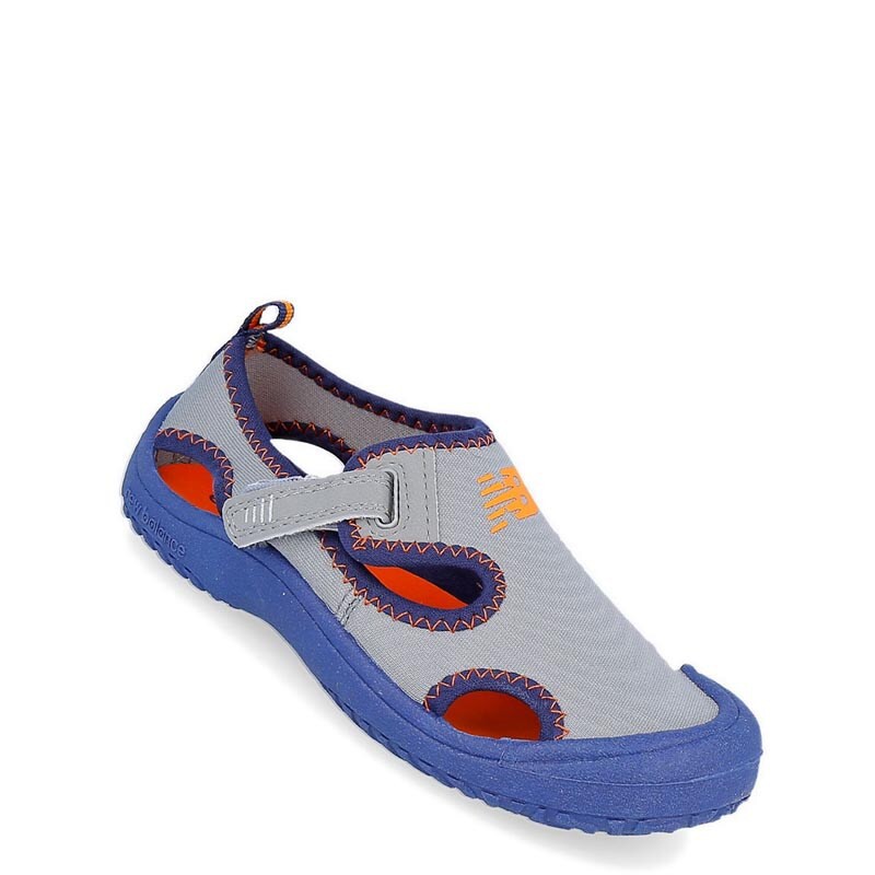 new balance kids flip flops