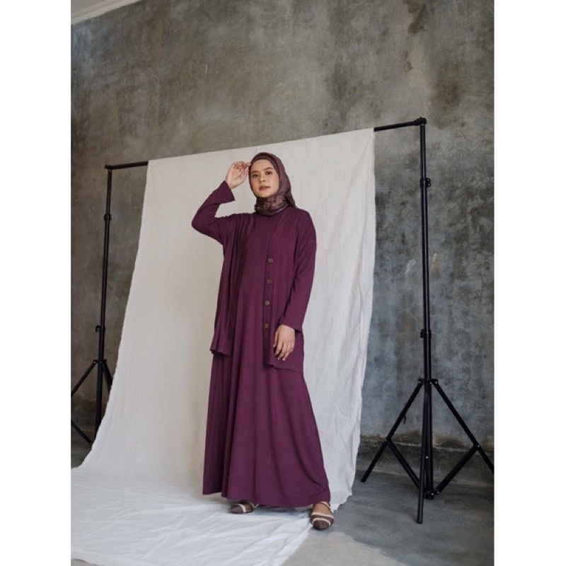 Daily set by Zhafa official Maroon