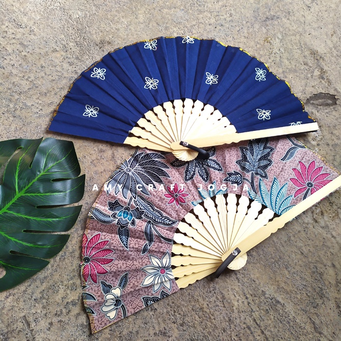 Kipas Kain (MOTIF RANDOM)/Kipas Kain/Kipas Tari/Kipas Lucu/Kipas Unik/Kipas Kain Motif/Kipas Tangan