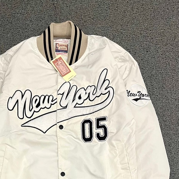 NEW YORK JAKET BOMBER VARSITY WHITE SU SATIN PREMIUM VINTAGE BASKET NY