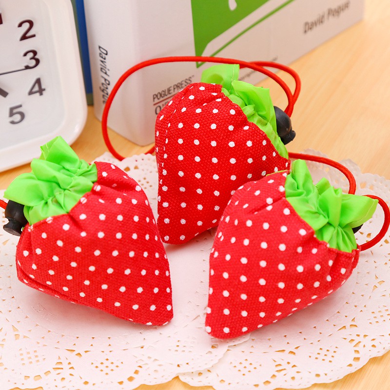  Tas  Belanja  Serbaguna Lipat Strawberry  Baggu Bag Praktis 