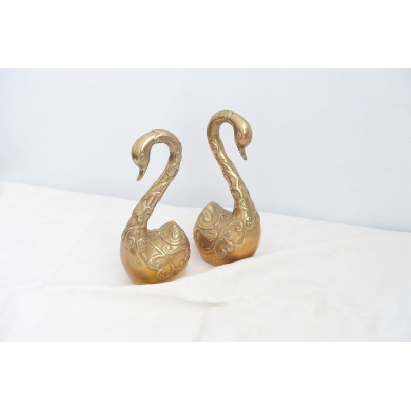 Dekorasi Kuningan Angsa