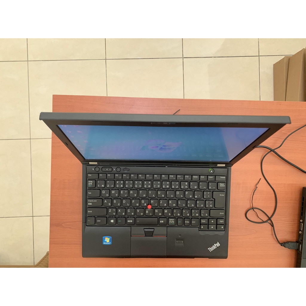 Laptop-Murah-Lenovo Thinkpad-X220-Corei5Gen2-Ram4G-SSD128GB-Kamera-DVD-Design-Gaming-Win10-Siap Pakai