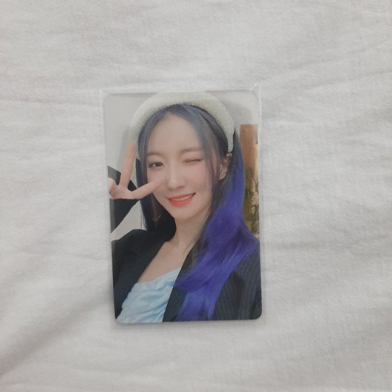 [BOOKED] OH MY GIRL Binnie Dun Dun Bear Album Photocard wink