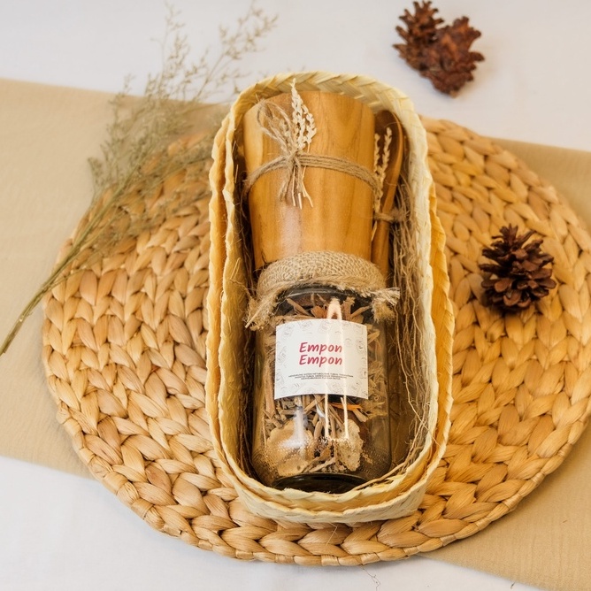 

DIANDRA / Hampers Wedangan / Hampers Minuman / Hampers Lebaran / Hampers Wedding / Kado Ulang Tahun / Hampers Ramadhan