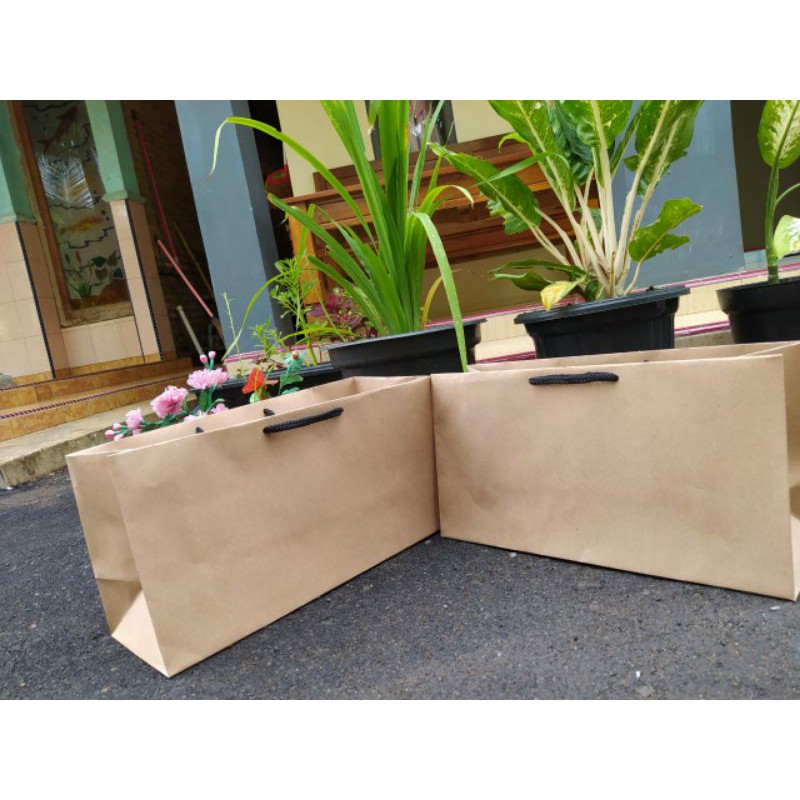 

paperbag brownis ukuran P 32x L 13x T 17