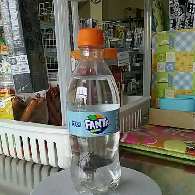 

Fanta soda 250ml.