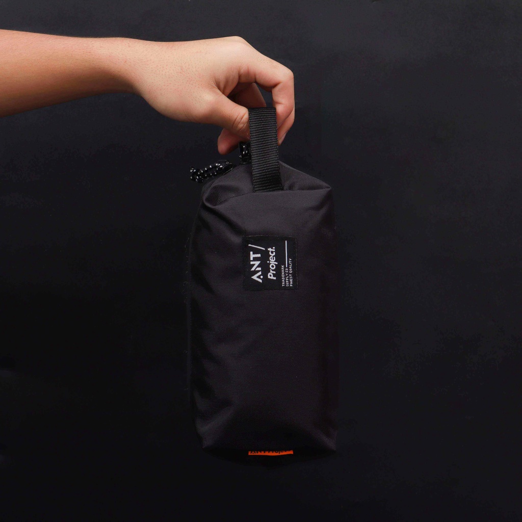 REV STORE - Pouch Bag MORELLO Hitam - Clucth Unisex