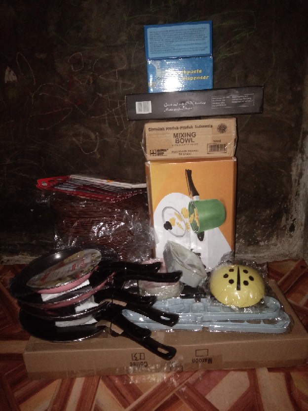 Magic Hanger / Gantungan Baju Multifungsi / Gantungan Portable / Gantungan Baju Unik Muat Banyak