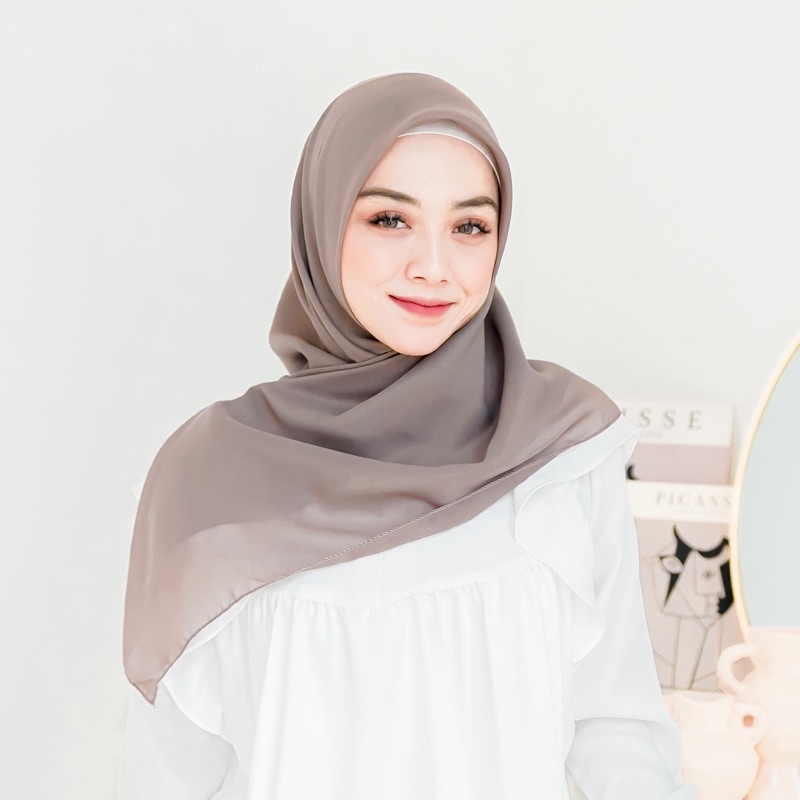 HIJAB BELLA SQUARE / HIJAB POLYCATTON-Matchiatto