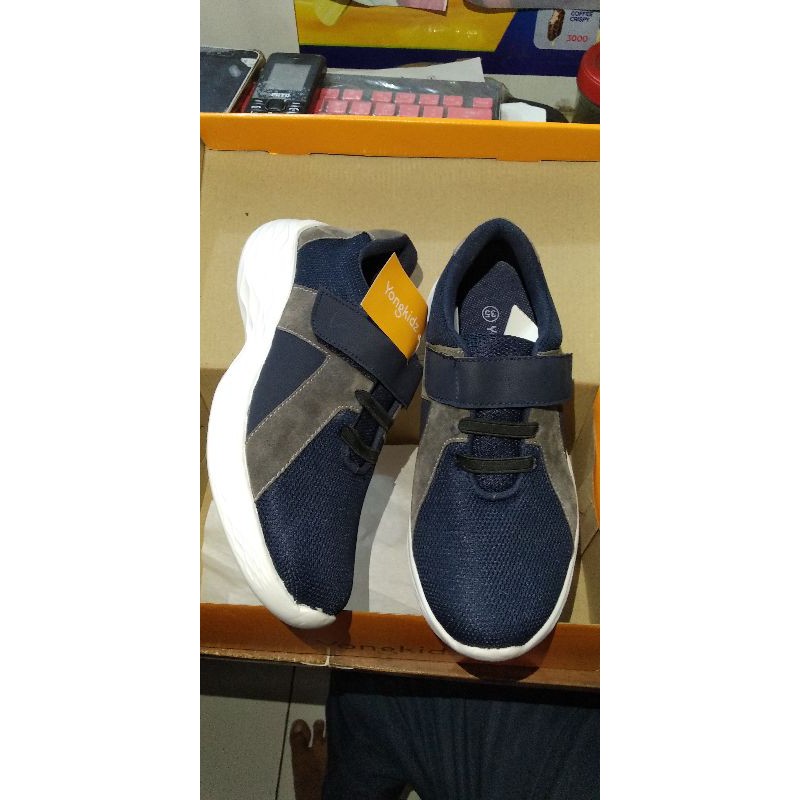 SEPATU SNEAKER ANAK YONGKIDZ