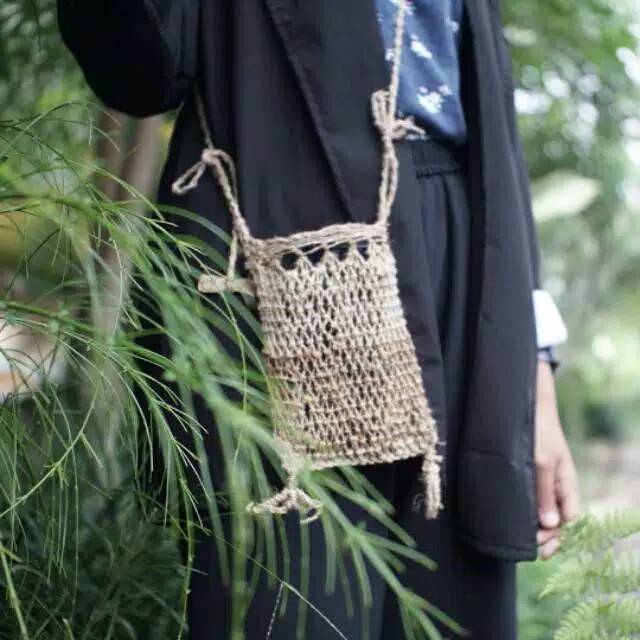 Tas koja kecil. Tas koja baduy. Terbuat dari bahan serat kulit kayu tereup asli