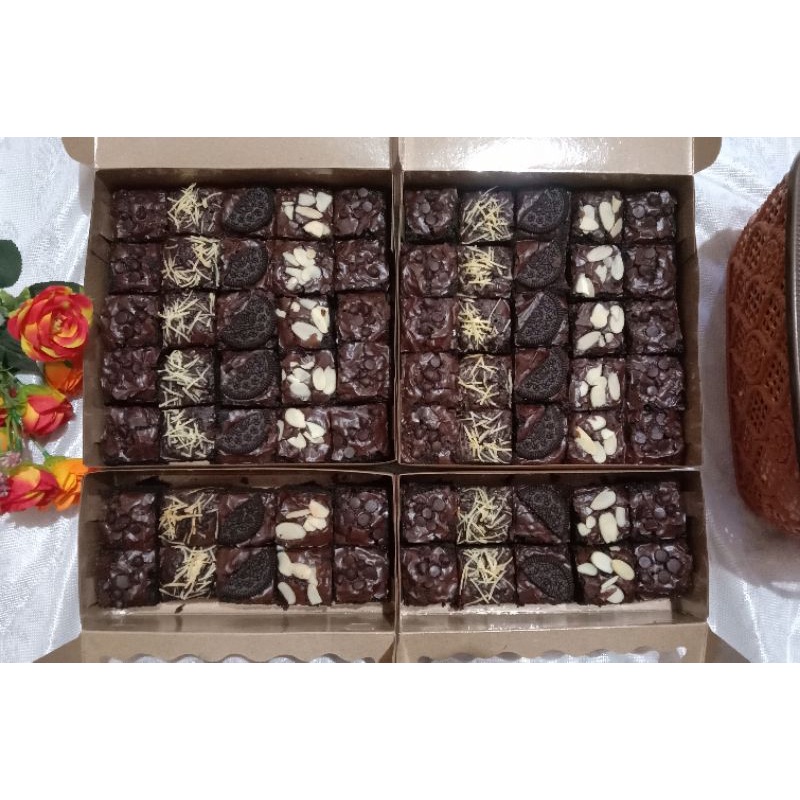 

Brownies Panggang ukuran 20x20 harga 75.000 Halal