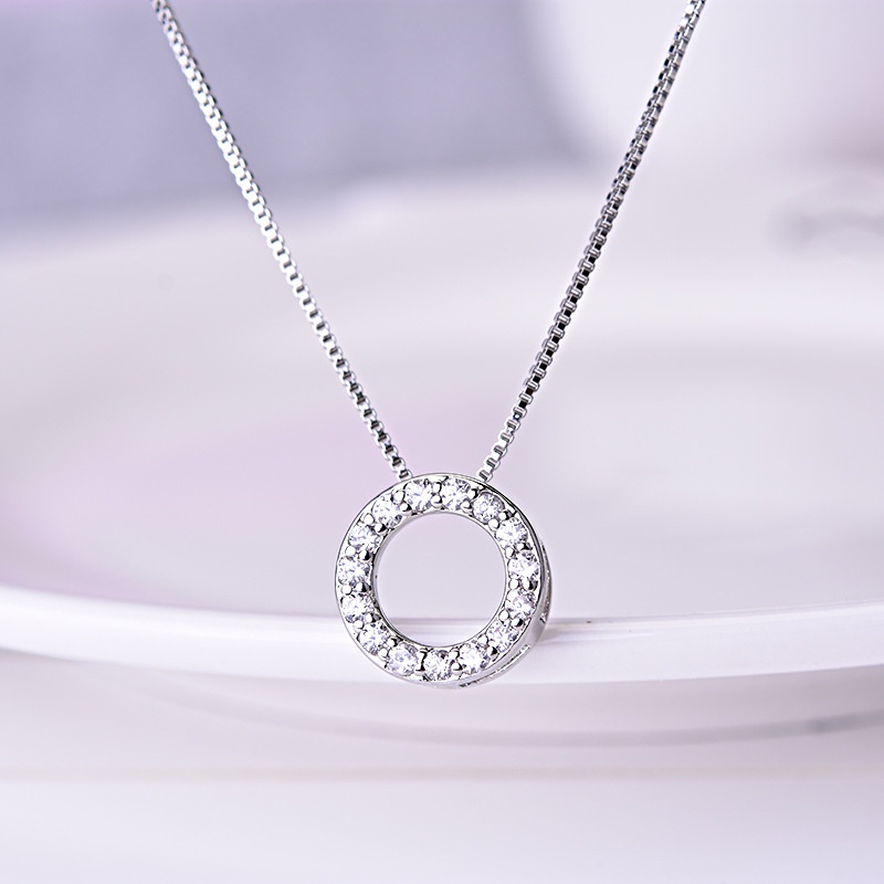 [Ready Stock]Fashion Silver Plated Necklace Simple Temperament and Fully-Jewelled Circle Pendant