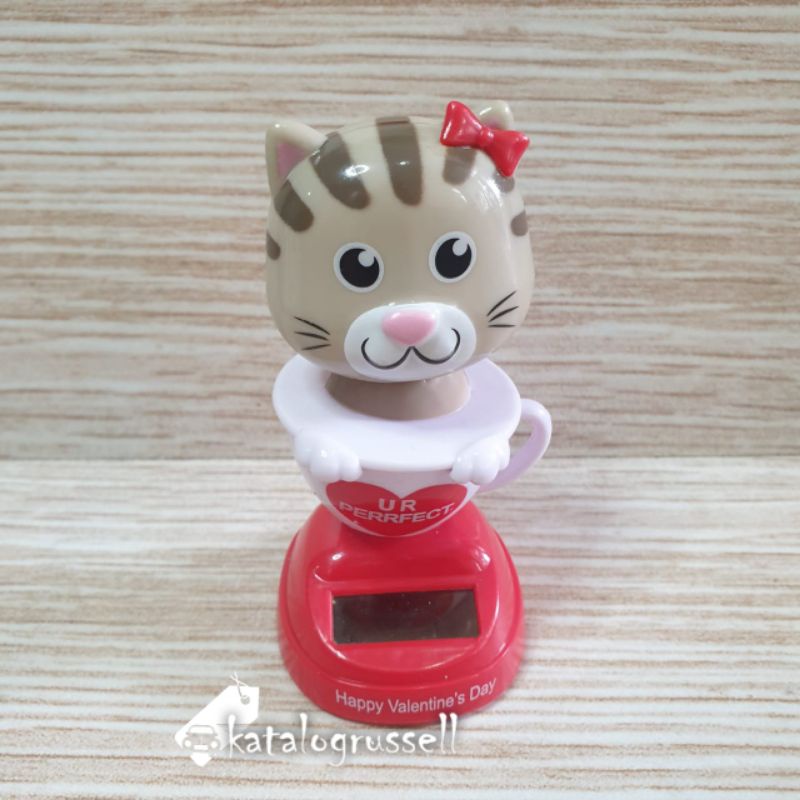 Hiasan Mobil Dashboard Goyang Boneka
