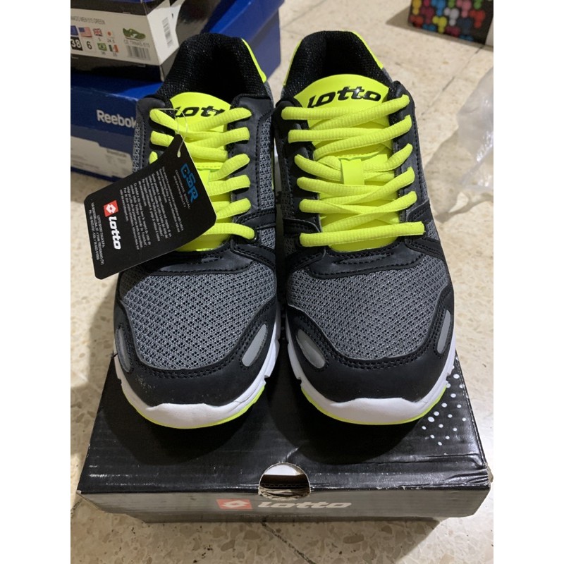 sepatu Olahraga LOTTO SIZE 38