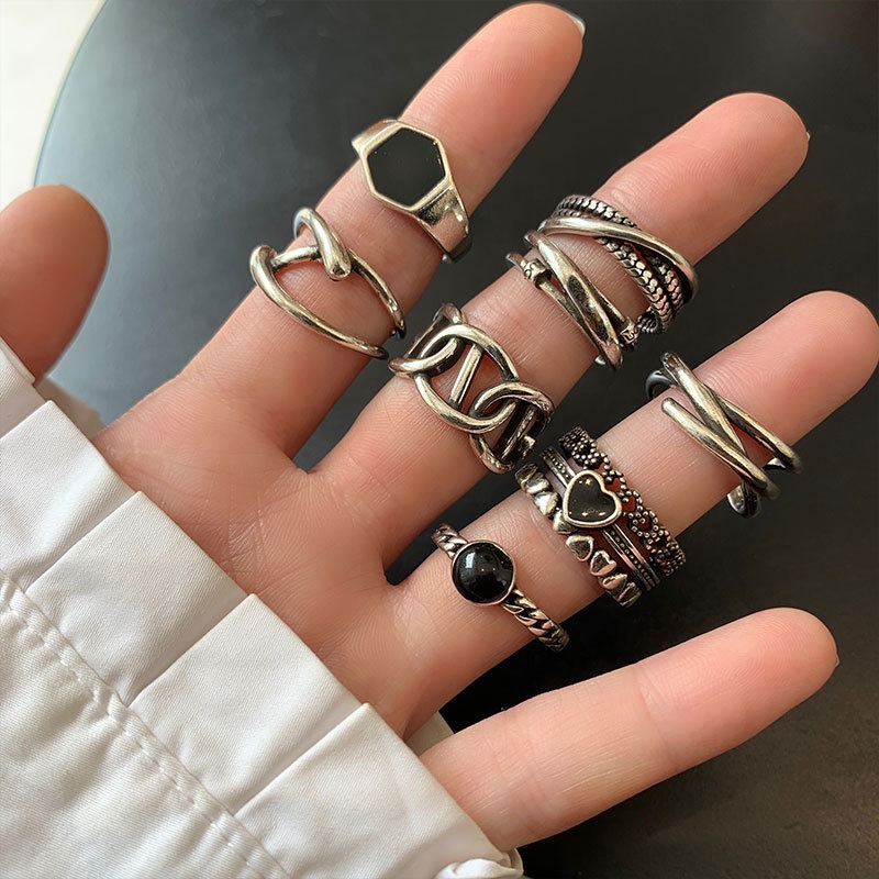 YEEZII 7 Pcs / Set Cincin Model Terbuka Dapat Disesuaikan Bentuk Hati Warna Hitam Gaya Retro Untuk Wanita