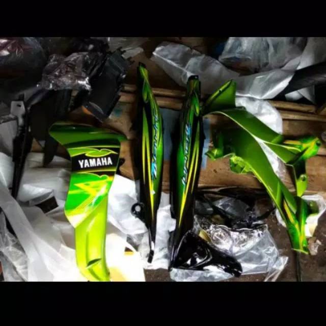 Full body Jupiter z Burhan, hijau