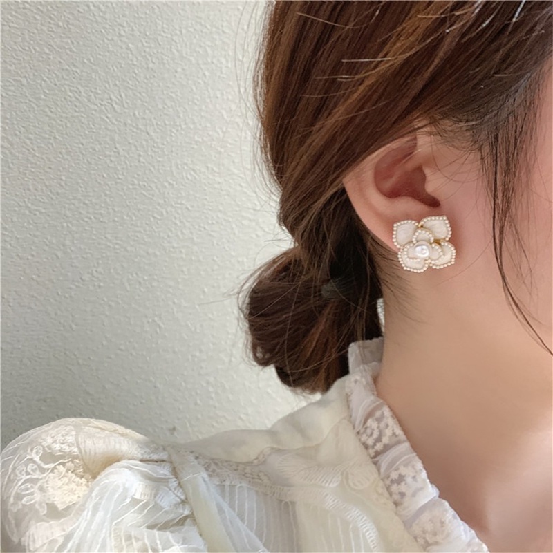 Anting 925 Silver Needle Hias Mutiara Camellia Gaya Retro Untuk Wanita