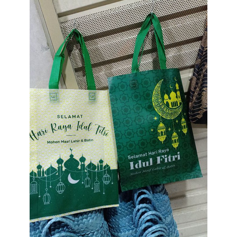 

tas kain spunbond laminasi glossy lebaran isi 12 pcs