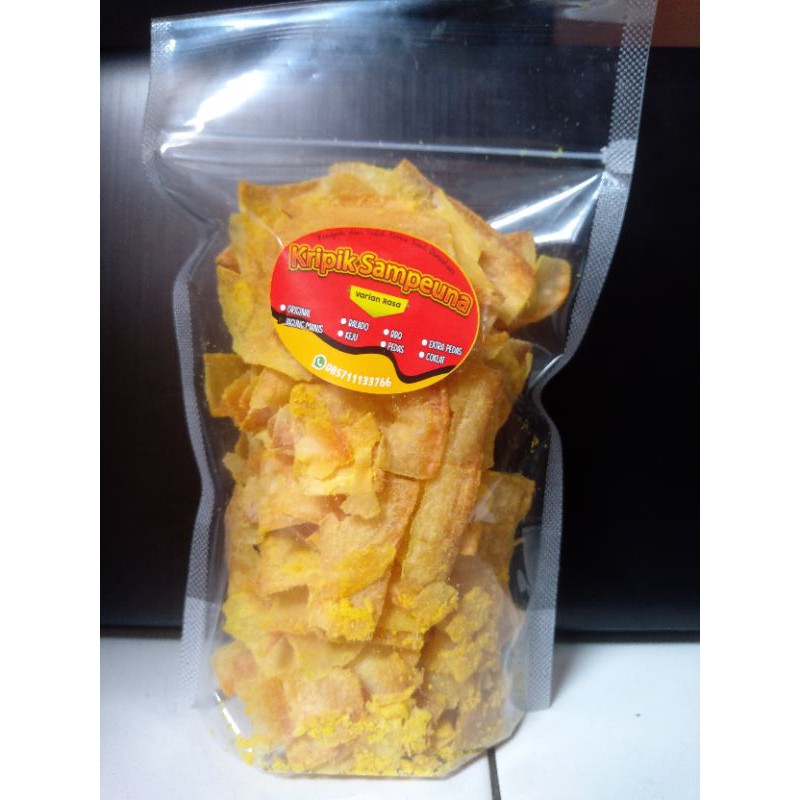 

KERIPIK kripik singkong rasa jagung manis