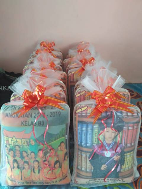 

Bantal custom gambar 2 sisi (sudah tile&pita)