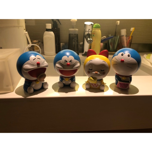 Pajangan doraemon
