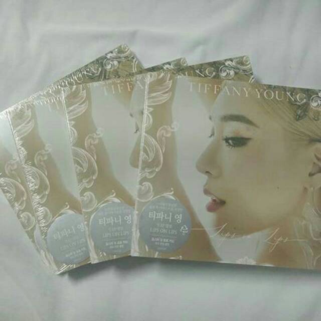 Tiffany Young - Lips on lips