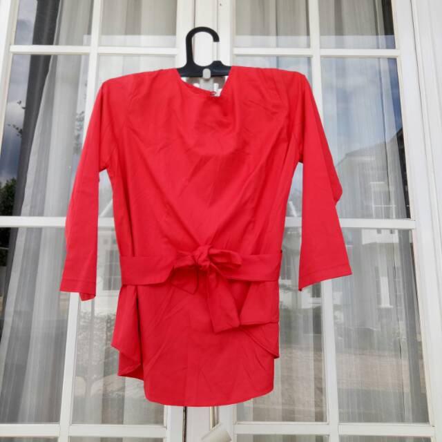 Blus pita merah bata M