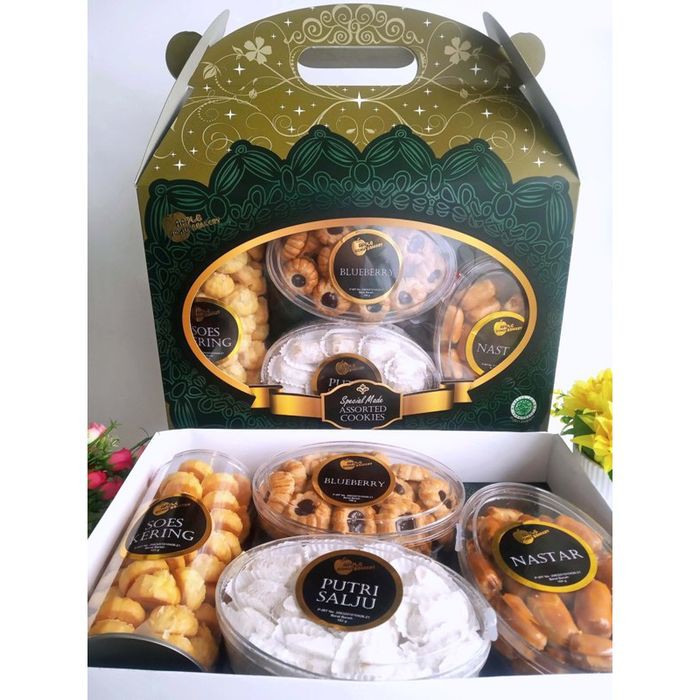 

Parcel Kue Kering Premium / Exclusive Gift Hampers isi 4 - BB