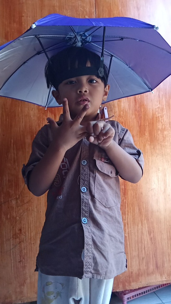 Payung Topi Osaka / Topi Payung Diameter 50 Cm  / Payung Kepala Hujan Melindungi Simple Tanpa Gagang