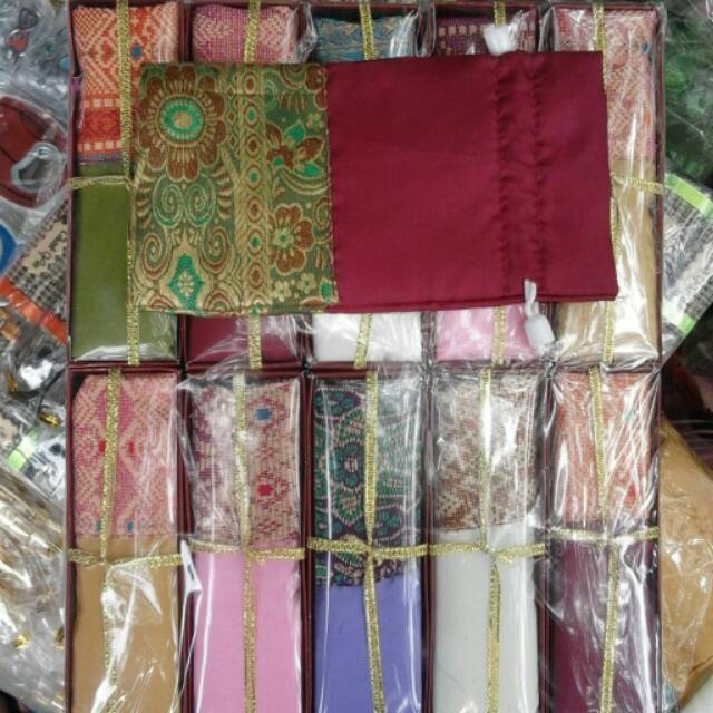 

Souvenir bks hp satin serut box mika