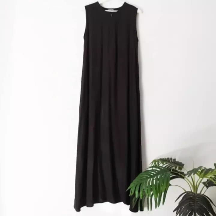 INNER DRESS LEHER TINGGI TANPA TANGAN PREMIUM/INNER DRESS POLOS PANJANG /INNER DRESS BASIC/ BASIC DRESS POLOS /LONG DRESS HIJAB KOREA STYLE /DRESS TANPA LENGAN PANJANG/DRESS PANJANG HITAM