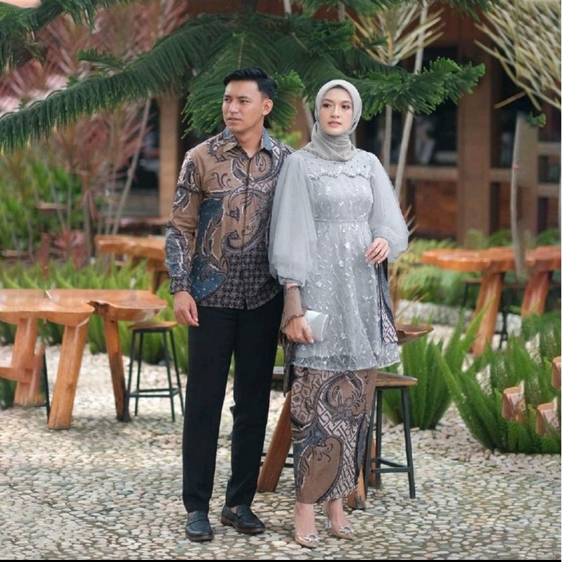 BATIK OFFICIAL - Kebaya Batik Couple FUJI Kebaya Brokat Tille Mutiara Mix Payet Premium Rok Span Pinggang Karet Allsize Kemeja Pria Lengan Panjang Katun Premium Ukuran M,L,XL Kebaya Wisuda Modern Kebaya Couple Dan Lamaran Terbaru FUJI COUPLE