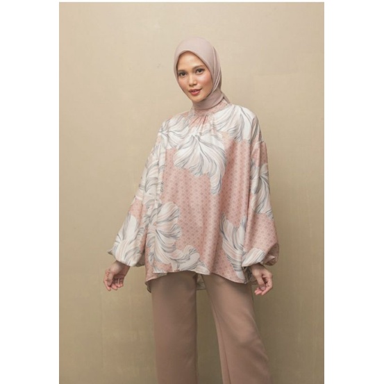 Gianna Blouse by Wearing Klamby