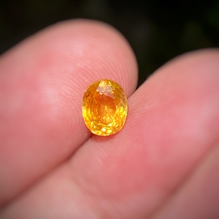 natural batu permata yellow sapphire srilanka 1.8ct gri id