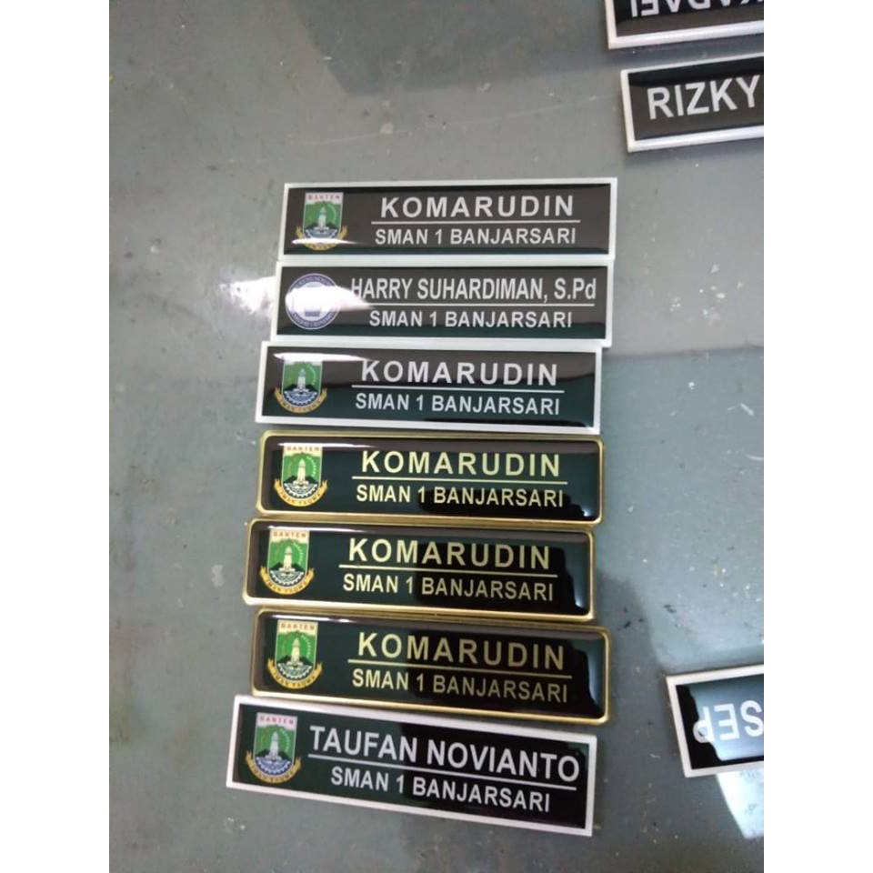 

name tag magnet